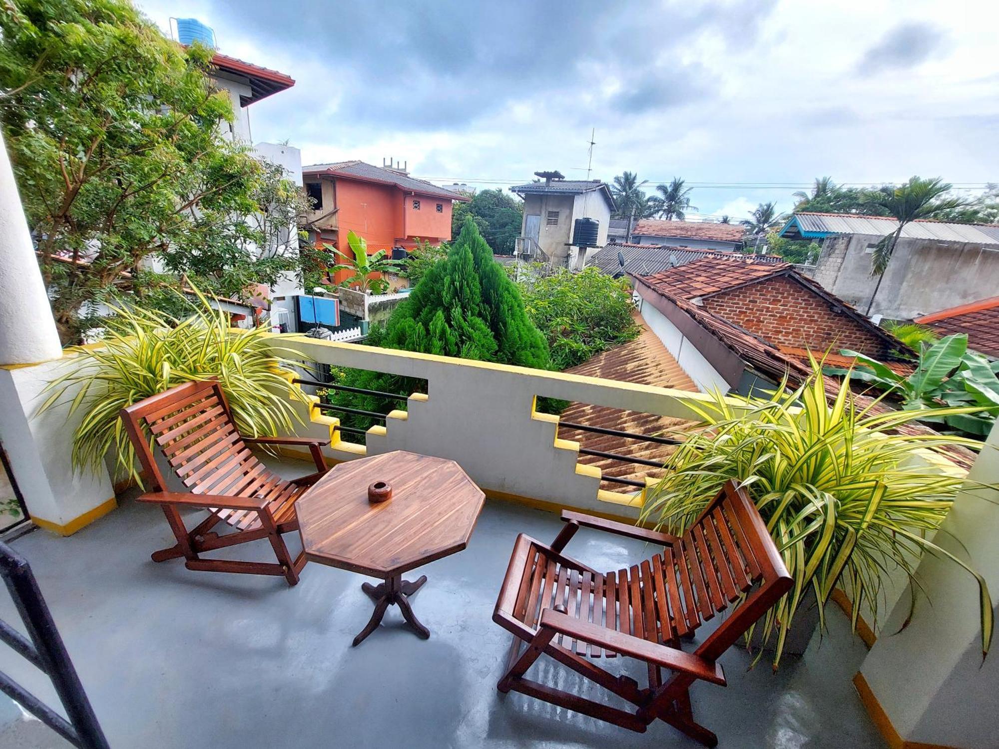 Sweden Inn Guesthouse Hikkaduwa Exterior photo
