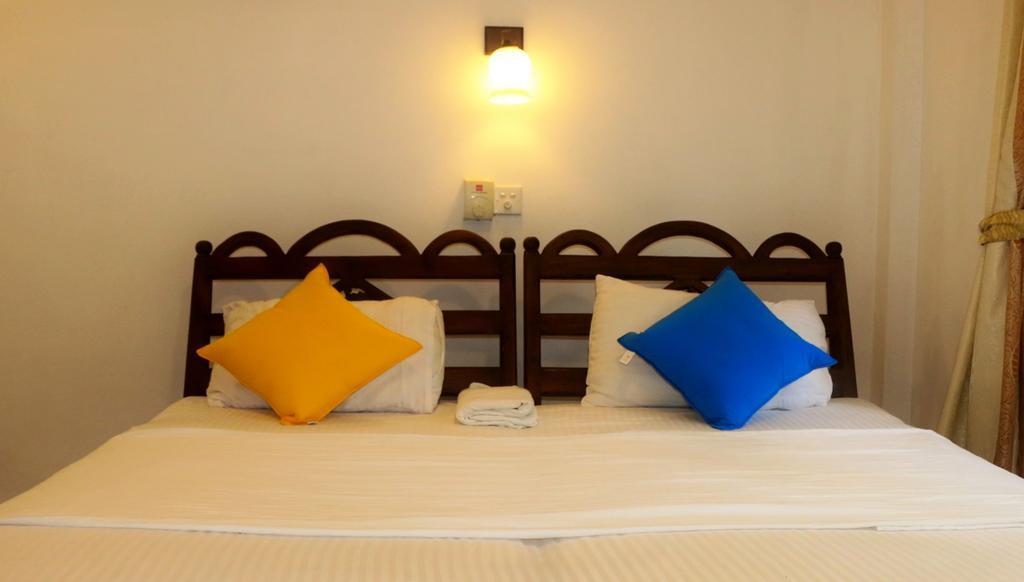 Sweden Inn Guesthouse Hikkaduwa Exterior photo