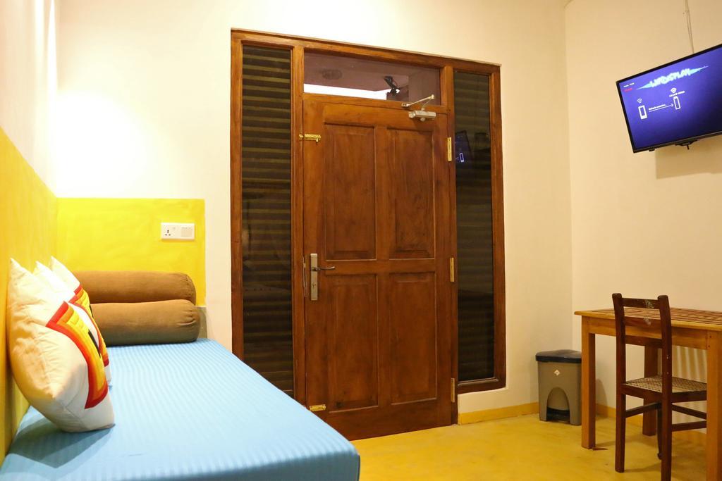 Sweden Inn Guesthouse Hikkaduwa Exterior photo