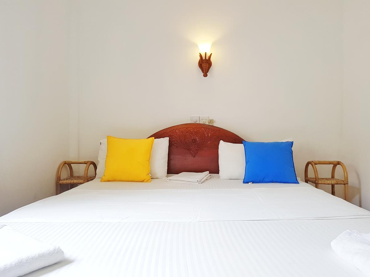 Sweden Inn Guesthouse Hikkaduwa Exterior photo